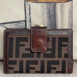 ⭐️COA⭐️ FENDI Vintage ZUCCA FF Kiss-Lock bifold Wallet⚡️Beautiful Condition⚡️